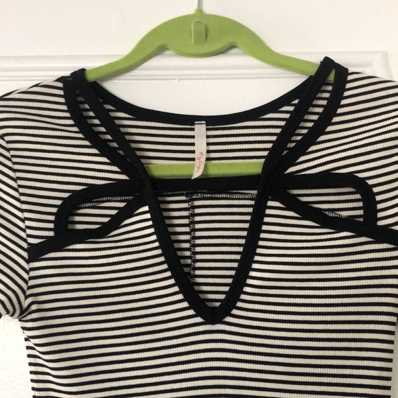 Low cut striped dress - Picture 2 of 2